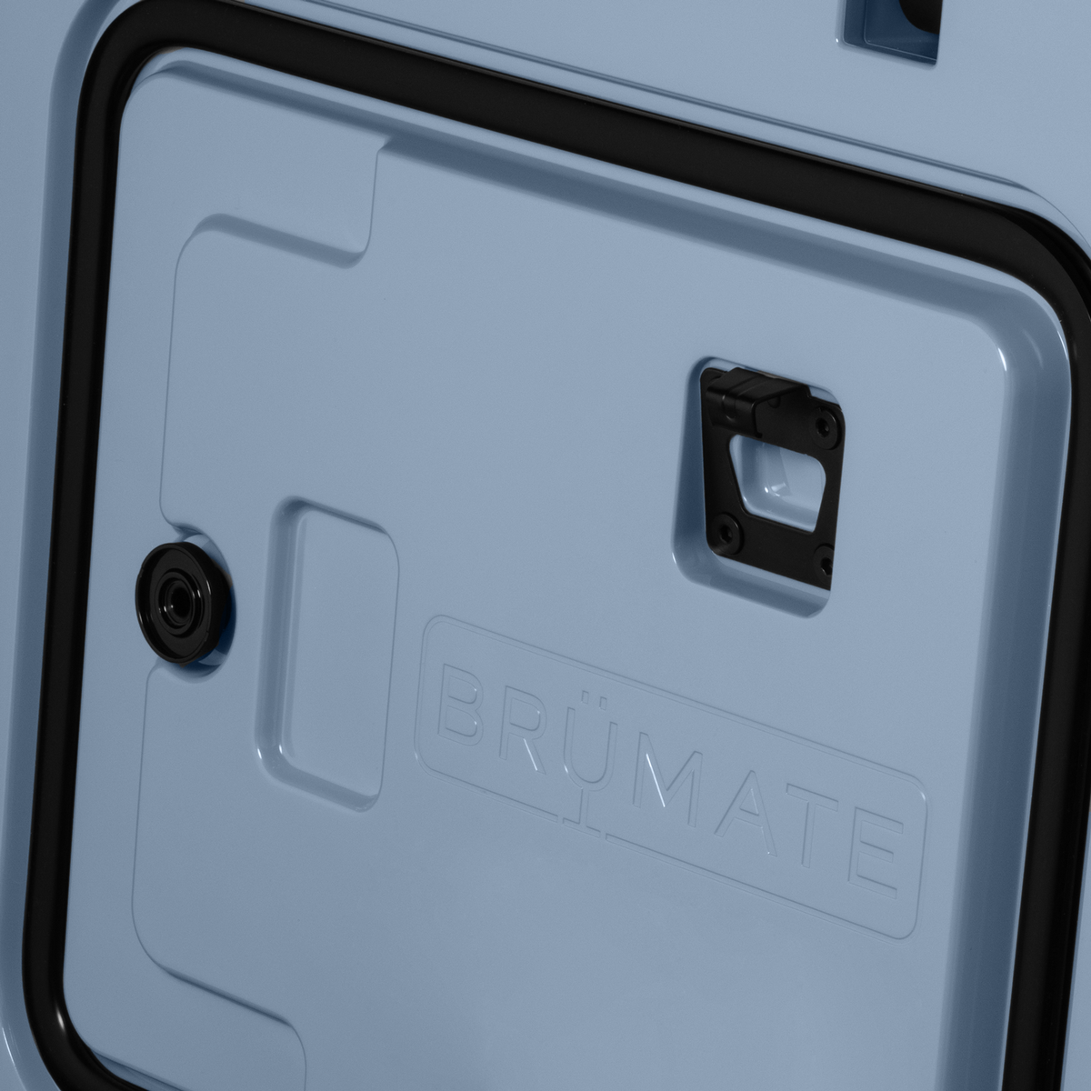 ultimate-day-trip-cooler-bundle-s8 brutank-35qt-denim-bottle-opener.png